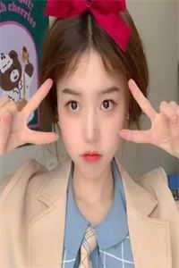 女主叫颜洛汐的